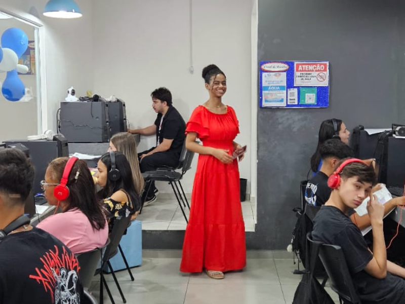 Laboratório de informática Microlins Bauru